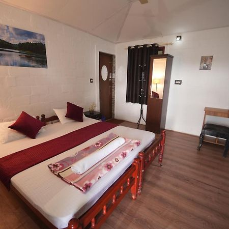 Regina Silva Camping & Nature Resort Paithalmala Exterior foto
