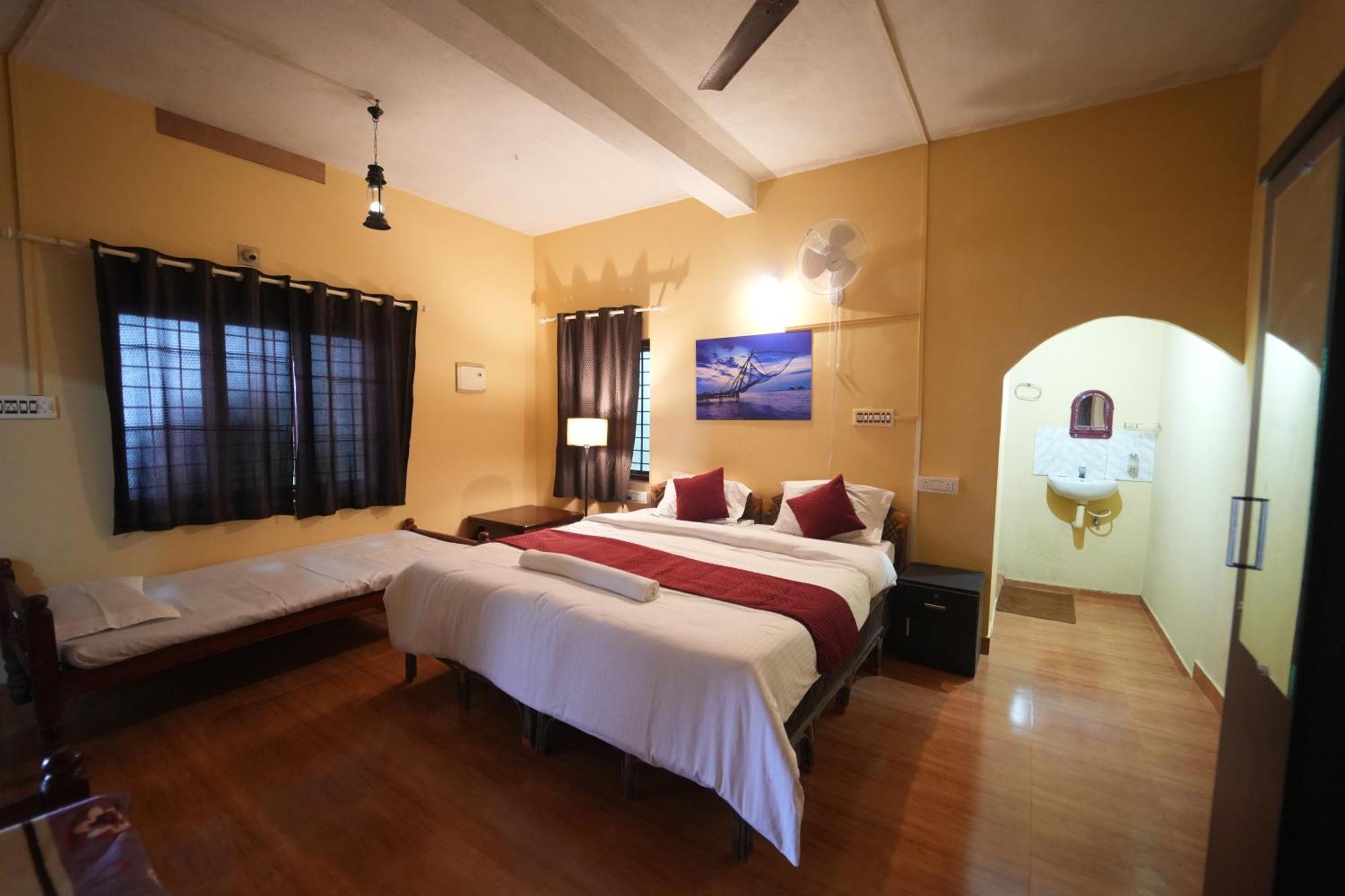Regina Silva Camping & Nature Resort Paithalmala Exterior foto